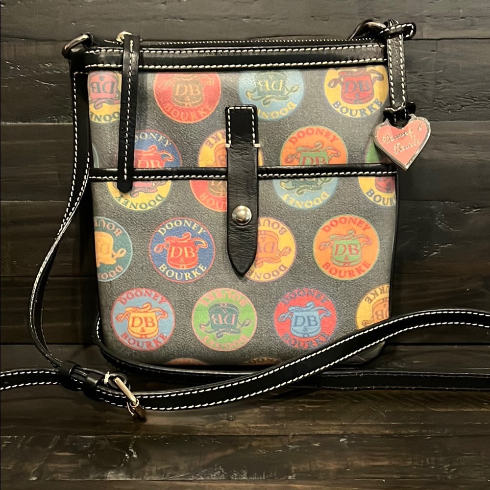 Dooney & Bourke Medallion Crossbody Letter Carrier Y2K